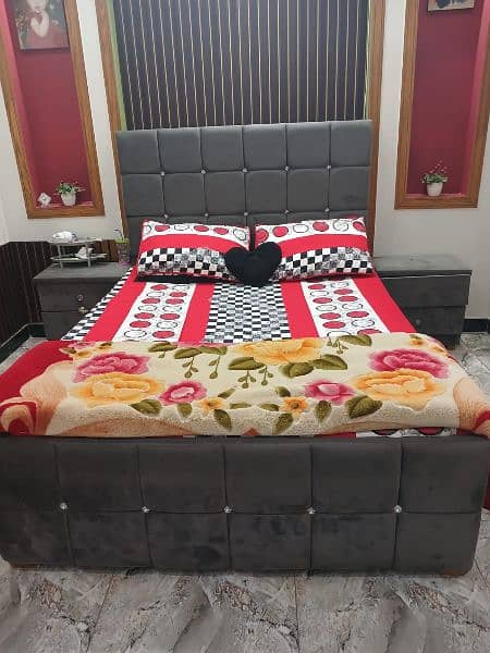 Queen size bed in grey color 9