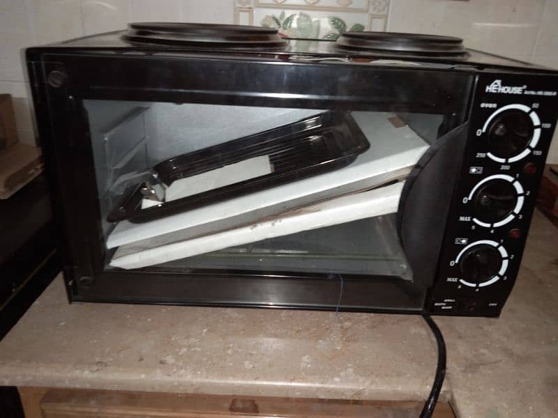 He House electric oven with hot plates 3