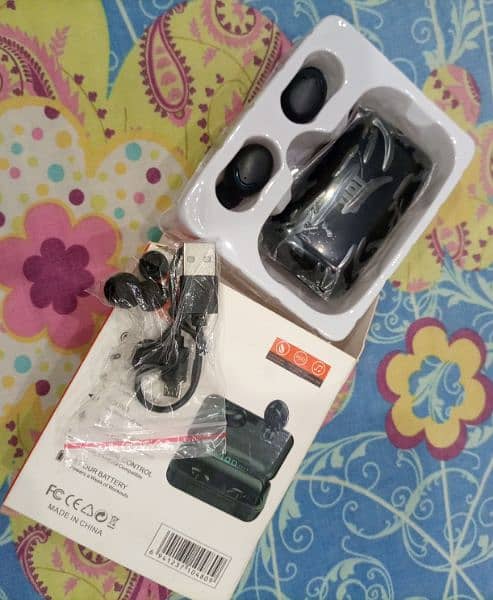 JBL new ear phone with power bank 3