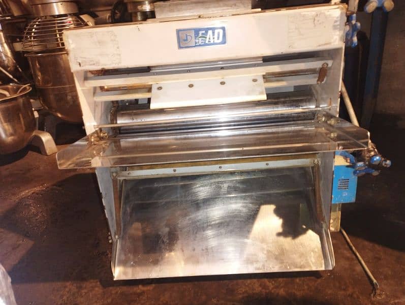 Dough Divider Machine hydraulic type 20 pocket made in Italy 3 phase 8