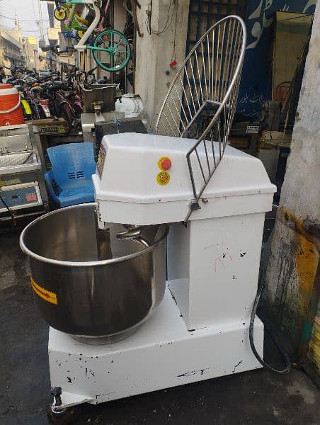 Dough Divider Machine hydraulic type 20 pocket made in Italy 3 phase 13