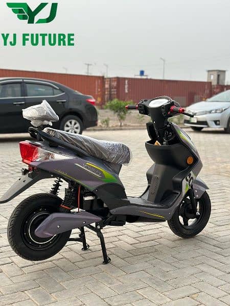 Electric Scooty YJ future evee 17