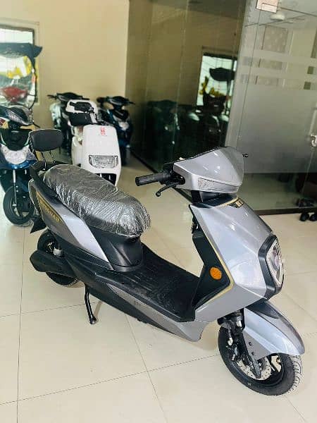 Electric Scootys YJ Future Evee lowest price 3
