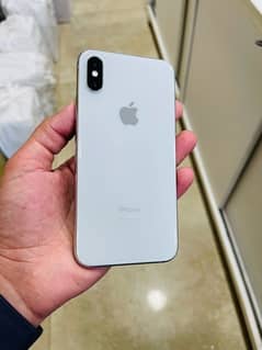iPhone Xs 512GB Silver 83% PTA Approved