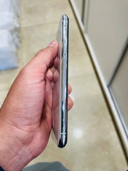 iPhone Xs 512GB Silver 83% PTA Approved 2