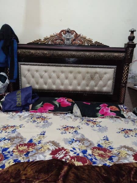 king-size bed with medicated mattress 3