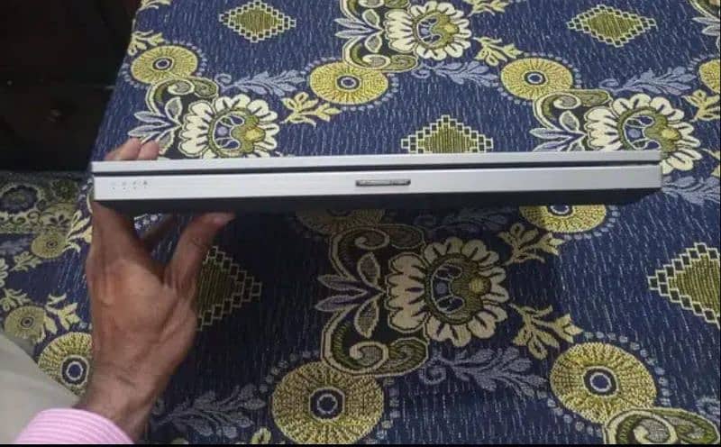Hp 8470 laptop new condition 4gb ram 500 gb HDD 6