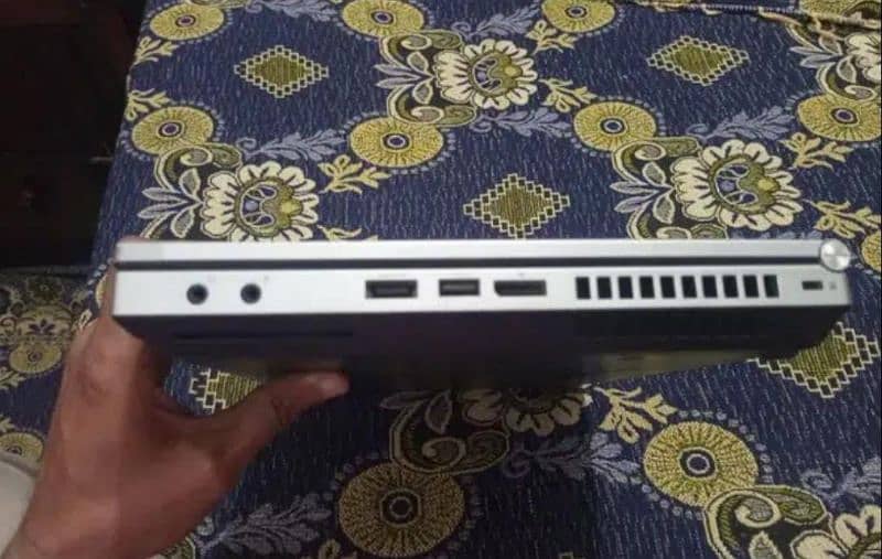 Hp 8470 laptop new condition 4gb ram 500 gb HDD 7