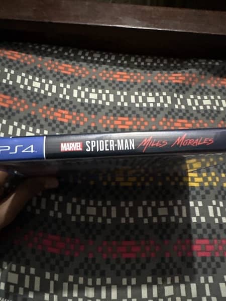 SPIDER MAN MILES MORALES PS4 4