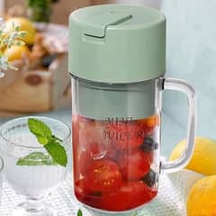 Mini Portable Juicer battery operated