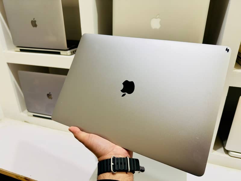 Apple Macbook pro 2019 core i7 16/1tb 1