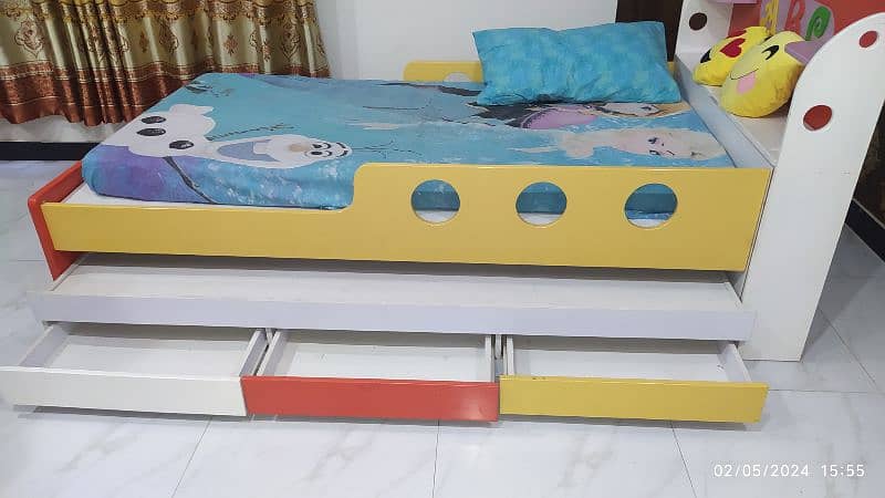 kids bed double. . . 5