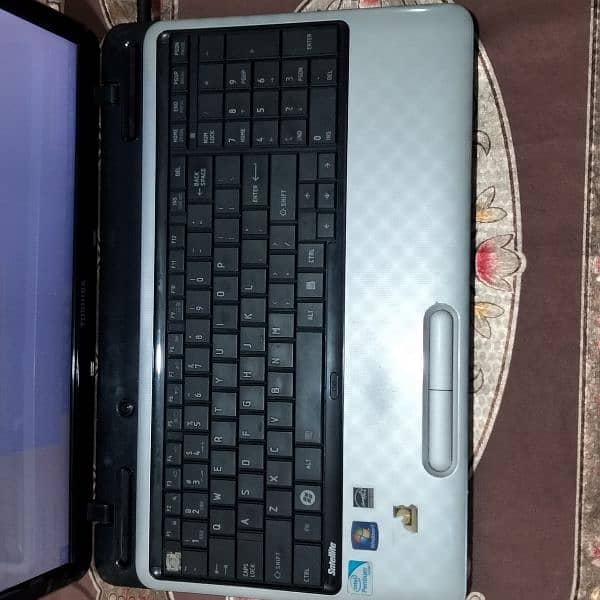Toshiba Laptop for Sale 6