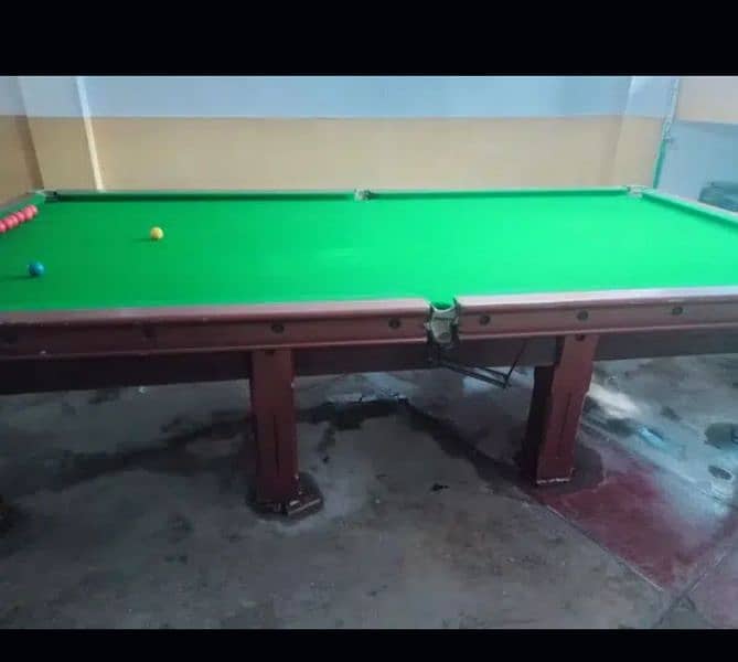 Snooker table 0