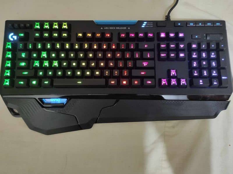 Logitech g910 Orion spark gaming keyboard rgb colors 0