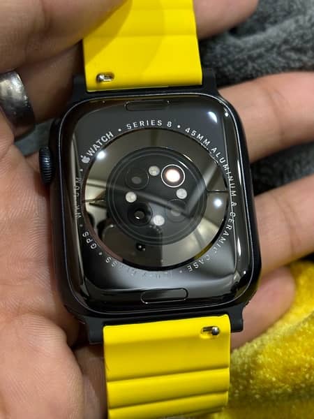 Apple Watch Series 8 45MM - Black 1