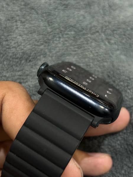 Apple Watch Series 8 45MM - Black 3