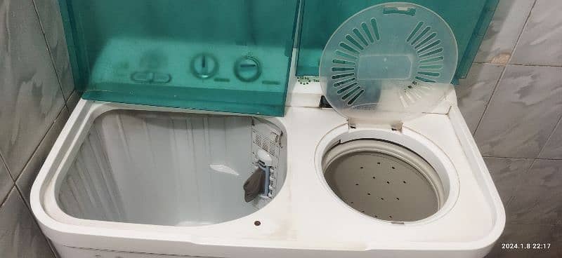 Haire 10 kg washing machine with dryer good condition 1