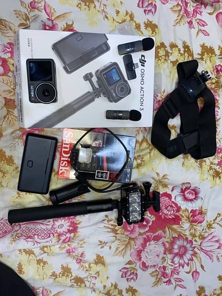 DJI Osmo Action 3 Vlogging camera Combo edition ,mic and torch light 1