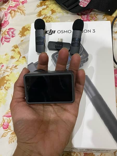 DJI Osmo Action 3 Combo Edition Vlogging camera ,mic and torch light 5