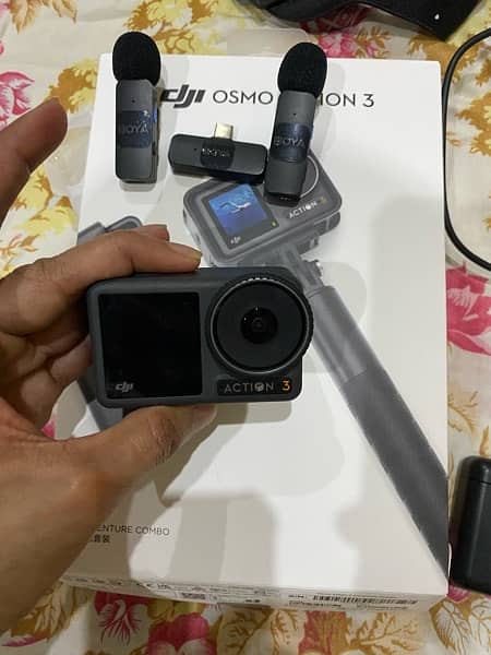 DJI Osmo Action 3 Combo Edition Vlogging camera ,mic and torch light 6