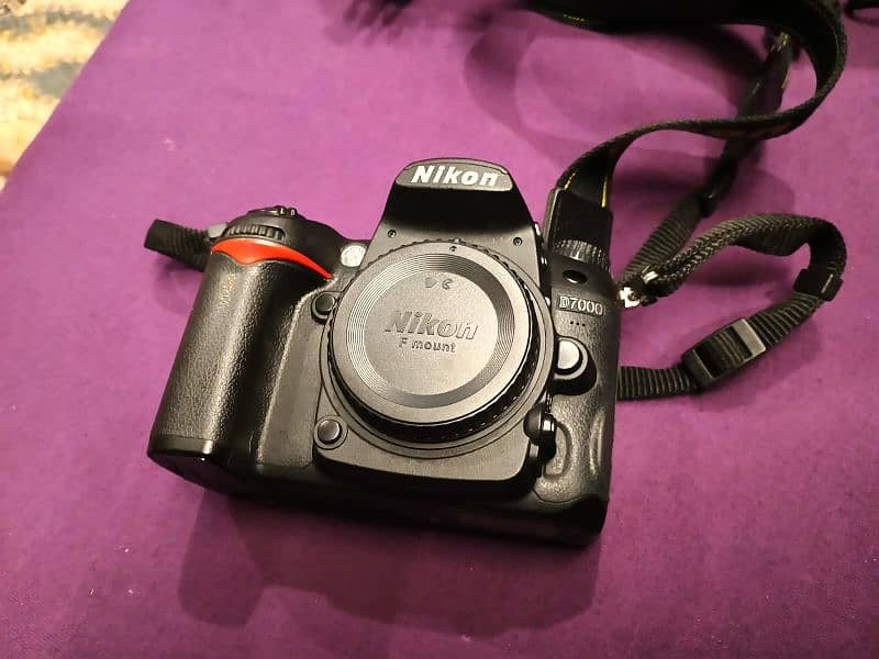 Nikon D7000 with 2 lens 0