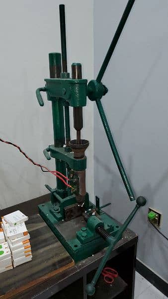 Molding Machine 2