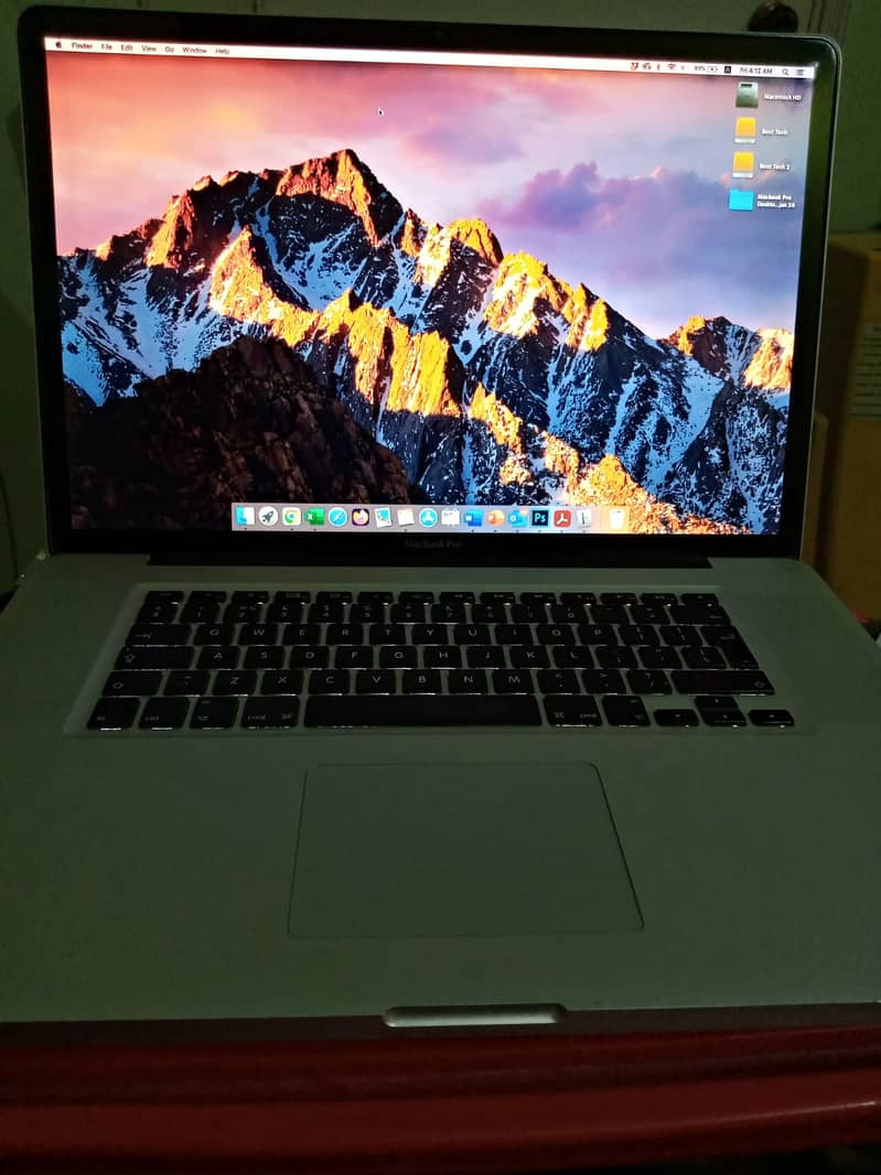 MacBook Pro 17 Inch i5 Special Edition Mid 2010 Dual Graphics Card 1