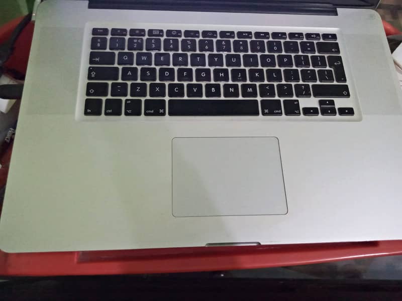 MacBook Pro 17 Inch i5 Special Edition Mid 2010 Dual Graphics Card 2