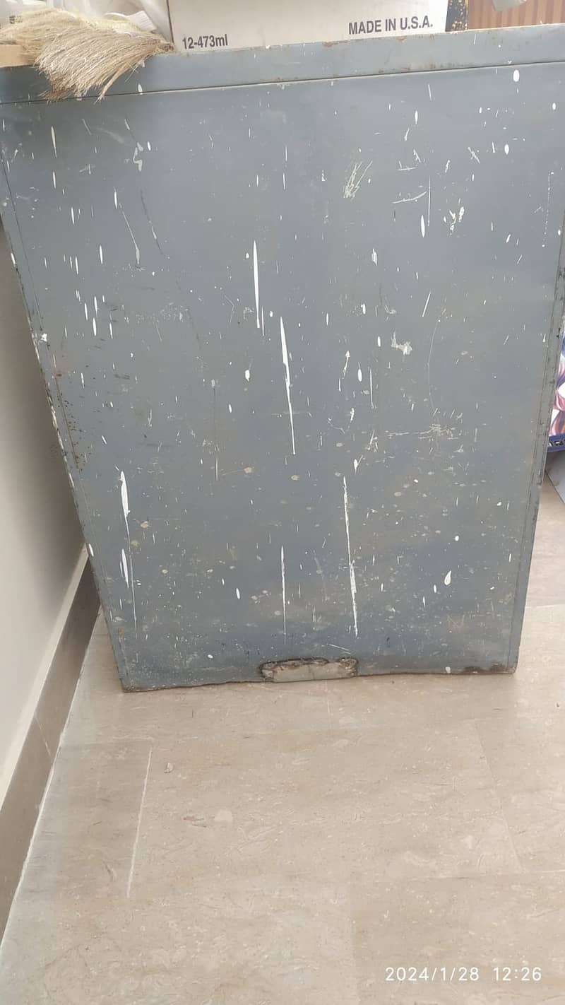 OFFICE STEEL LOCKER AND CABINET FOR SALE IN WORKING CONDITION CUPBOARD 3