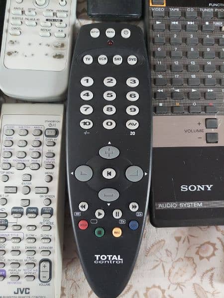 31 Original remote controls all in OK condition. 1
