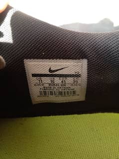 Nike Hypervenom X green/orange for urgent sale used very good conditio