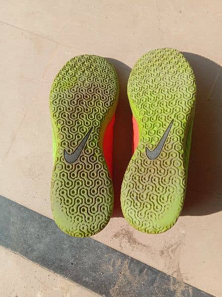 Nike Hypervenom X green/orange for urgent sale used very good conditio 2