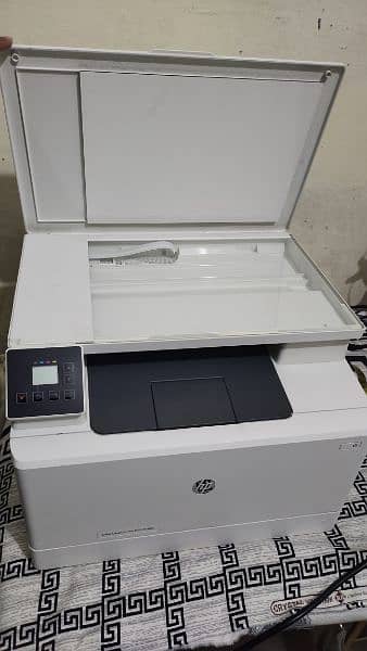 HP leaser Jet Pro MFP M180n colour printer 1