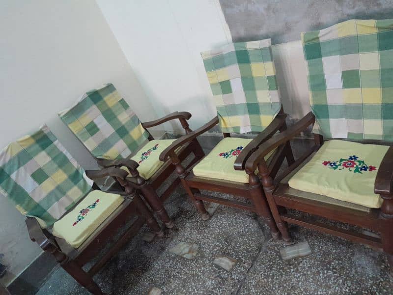 Chairs set with table in reasonable price 4