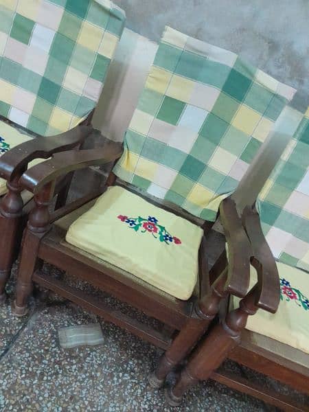 Chairs set with table in reasonable price 5