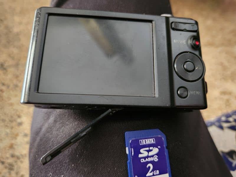Sony Cyber-shot DSC-W800 0