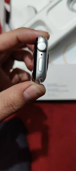 Apple Gen 2 smart watch 1