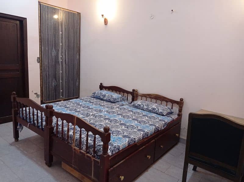 Basement room/portion for rent in family home ideal for students 6