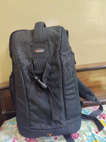 Lowepro Flipside 300  Backpack/Camera bag 3