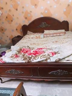 wooden bed set