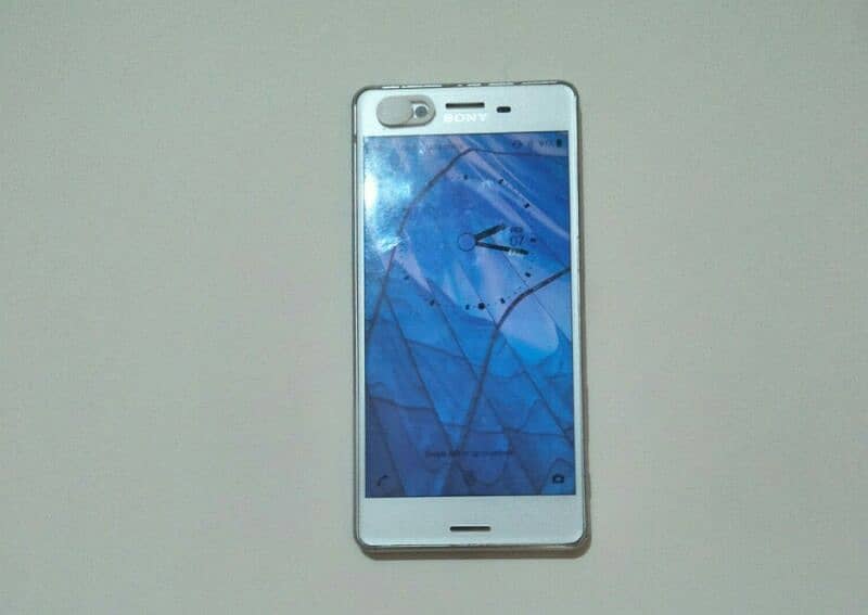 Sony Xperia SO-04H 0