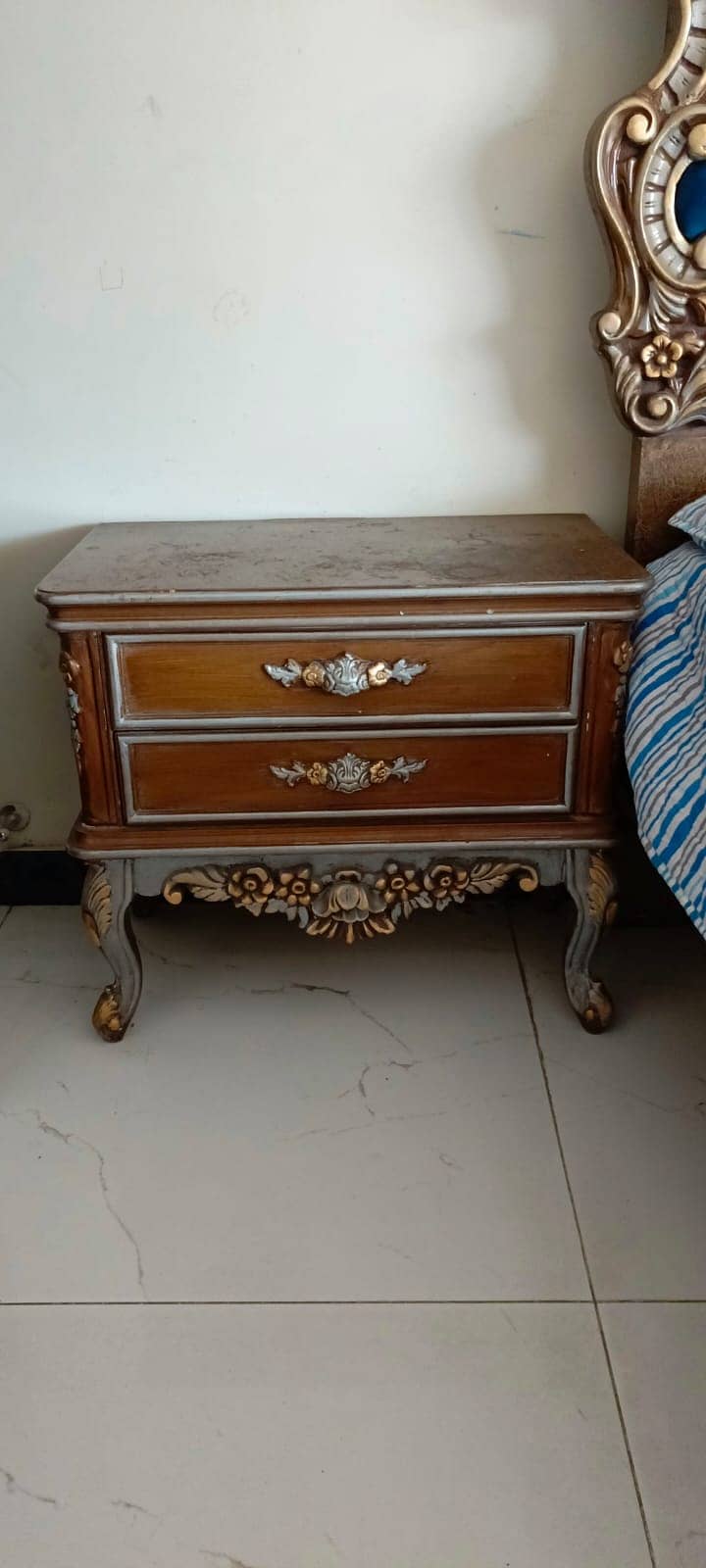 King Size Bed / Double Bed 1