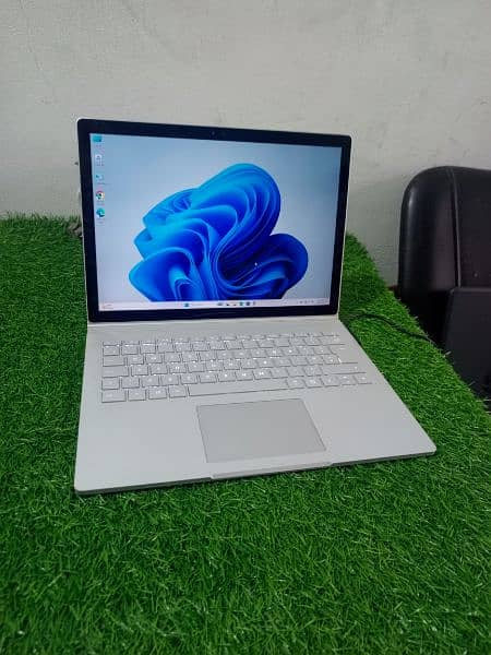Microsoft surface Book 4k Touch Display very good Battery Backup 6