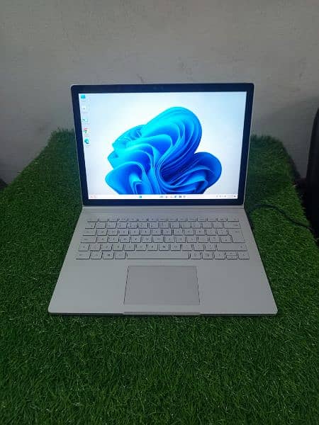 Microsoft surface Book 4k Touch Display very good Battery Backup 7