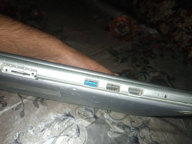 Samsung Chromebook urgent sale bag KY Sath good condition 2