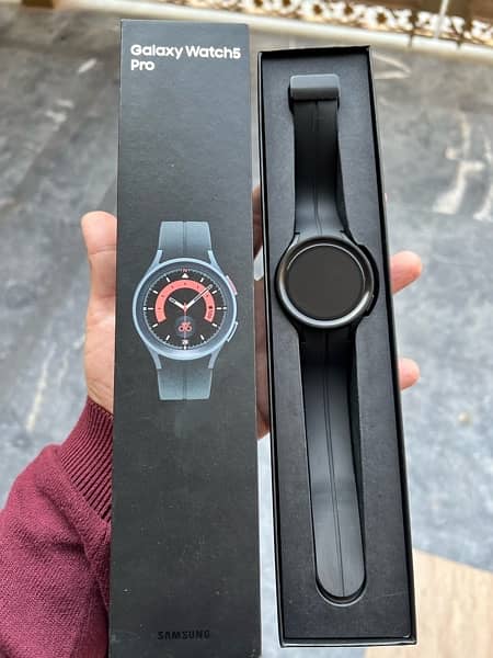 Samsung watch 5 pro, 45 mm, Titanium black, brand new, barely used 11