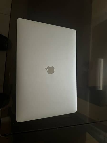 Apple Macbook Pro 2018 15 Inch 1