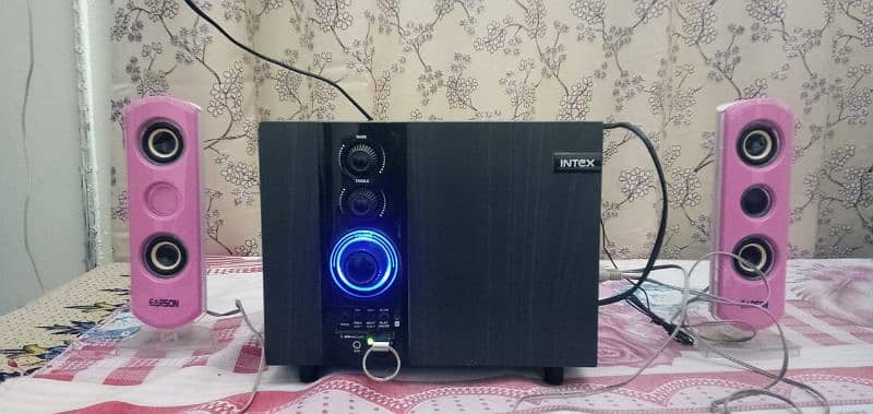 Intex IT-222 Suf 2.1 Channel Multimedia Speaker 1