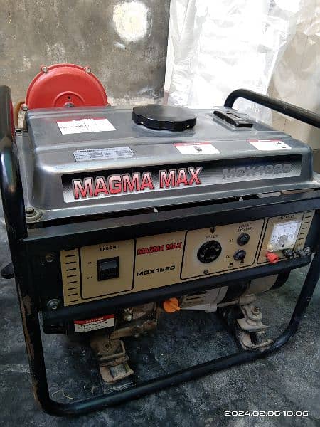 1000 waat generator 9/10condition . with box 3